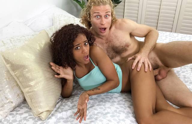 Не сдержалась и променяла лесбо-страпон на елдак бывшего